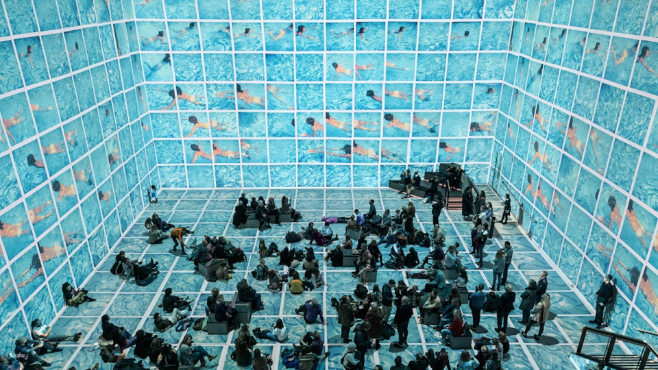 David Hockney: Bigger & Closer (not smaller & further away)